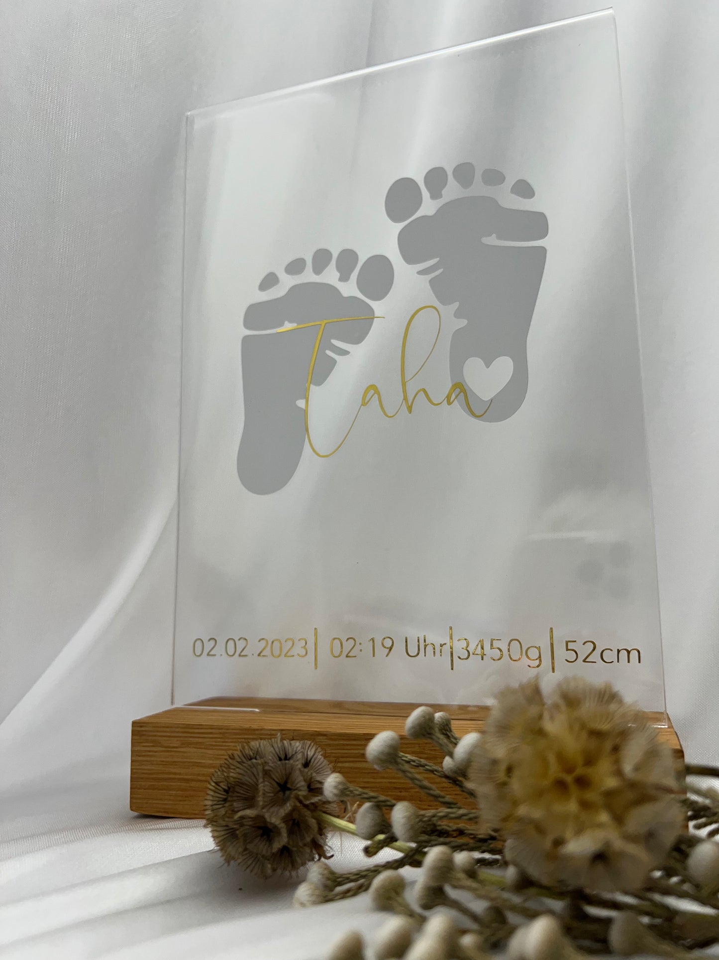 Acrylaufsteller mit Baby´s Geburtsdaten und originalem Fußabdruck