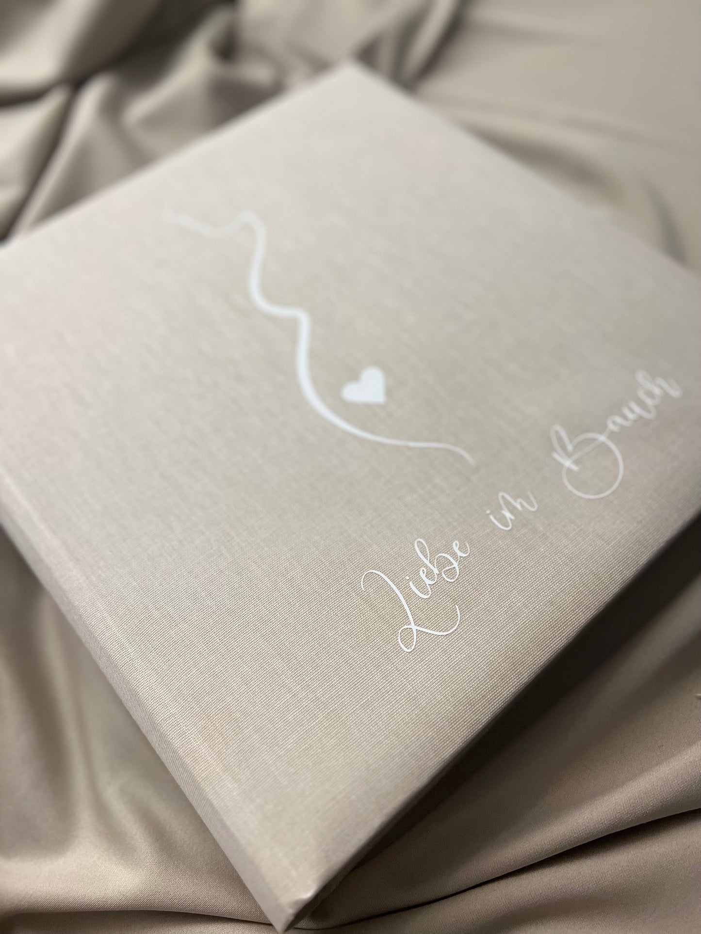 Hochwertiges Schwangerschaftserinnerungsbuch mit einem Hardcover aus Leinen (personalisiert)